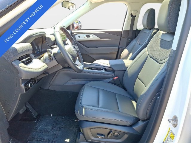 Used 2026 Ford Explorer Active w/ Active Comfort Package AWD/4WD image 8
