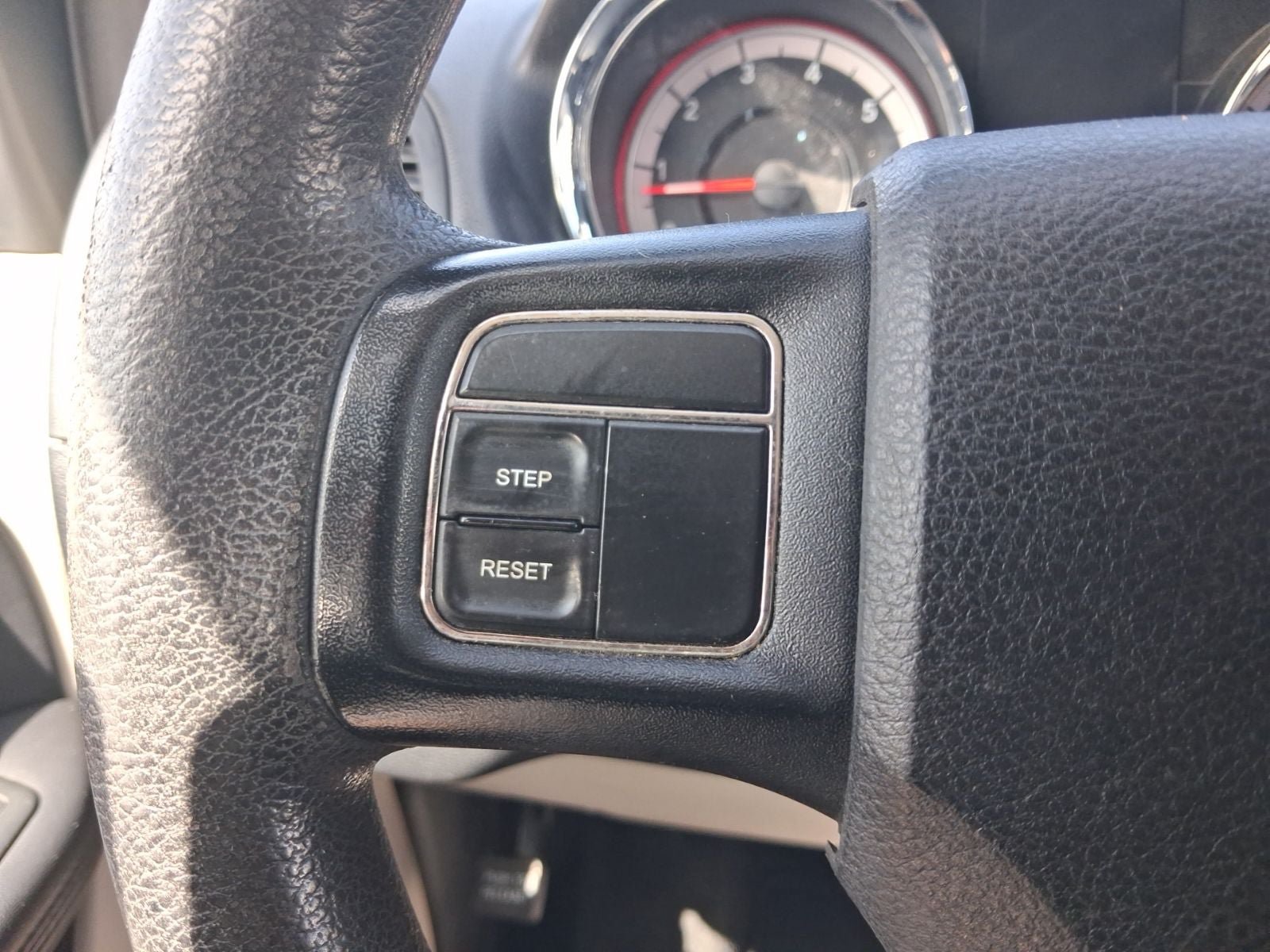 Used 2012 Dodge Grand Caravan SE FWD image 19
