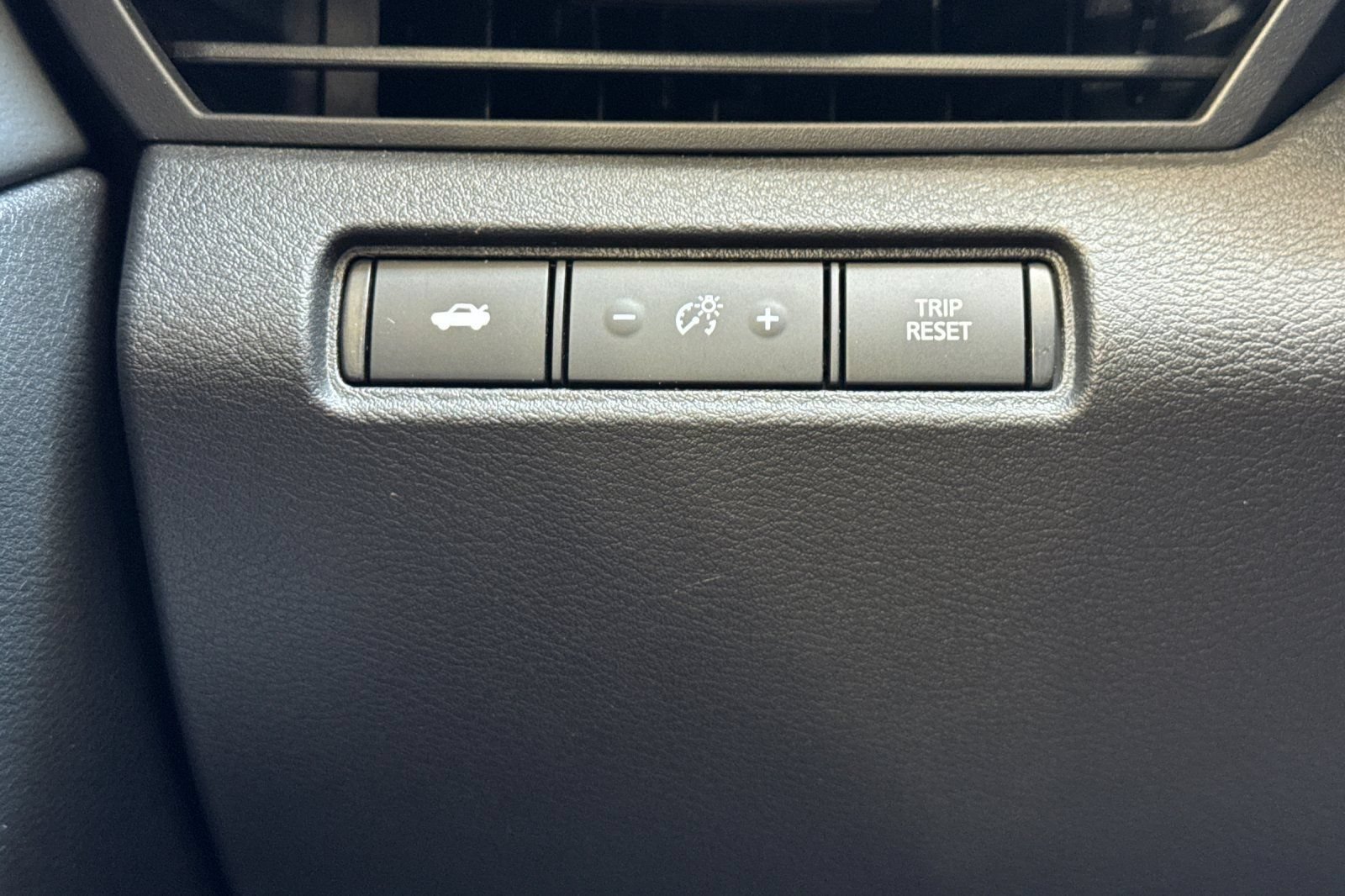 Certified 2025 Nissan Altima 2.5 SV FWD image 30