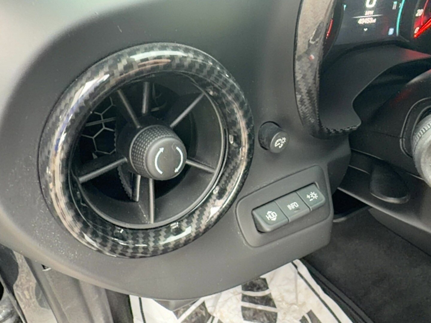 Used 2018 Chevrolet Camaro ZL1 RWD image 14