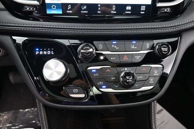 New 2027 Chrysler Pacifica Limited FWD image 26