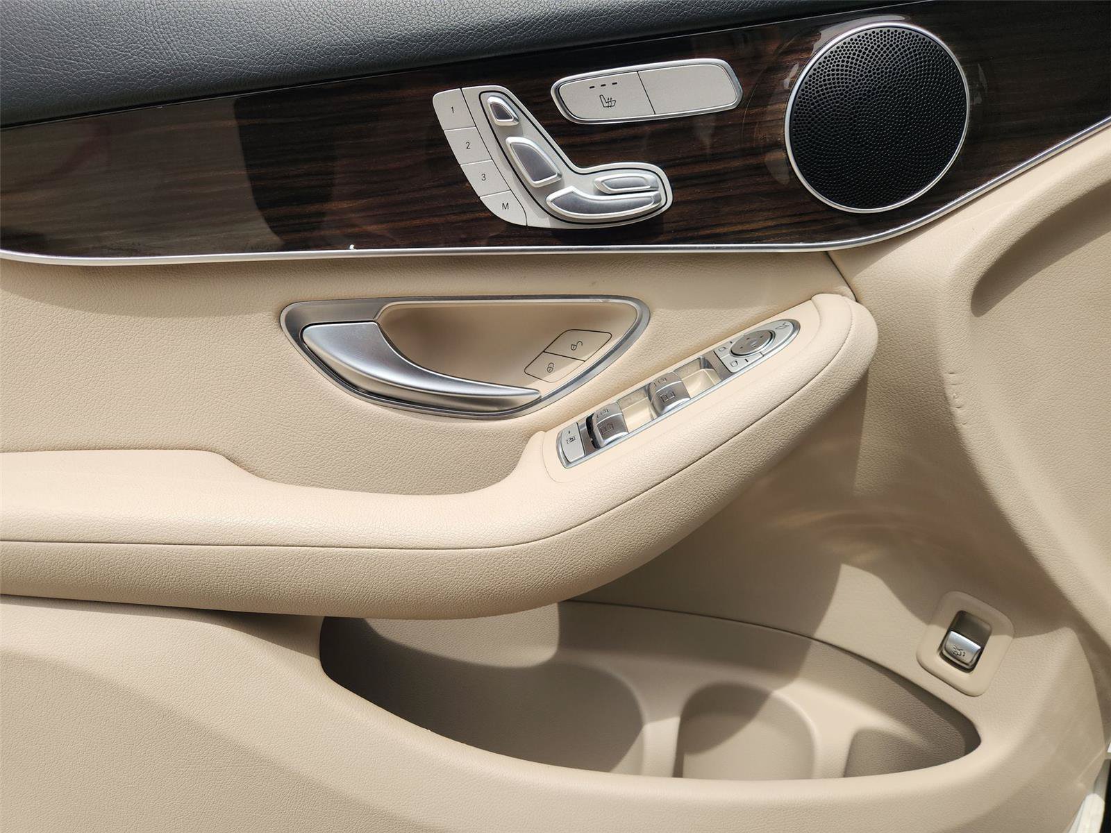 Used 2021 Mercedes-Benz GLC 300 image 22