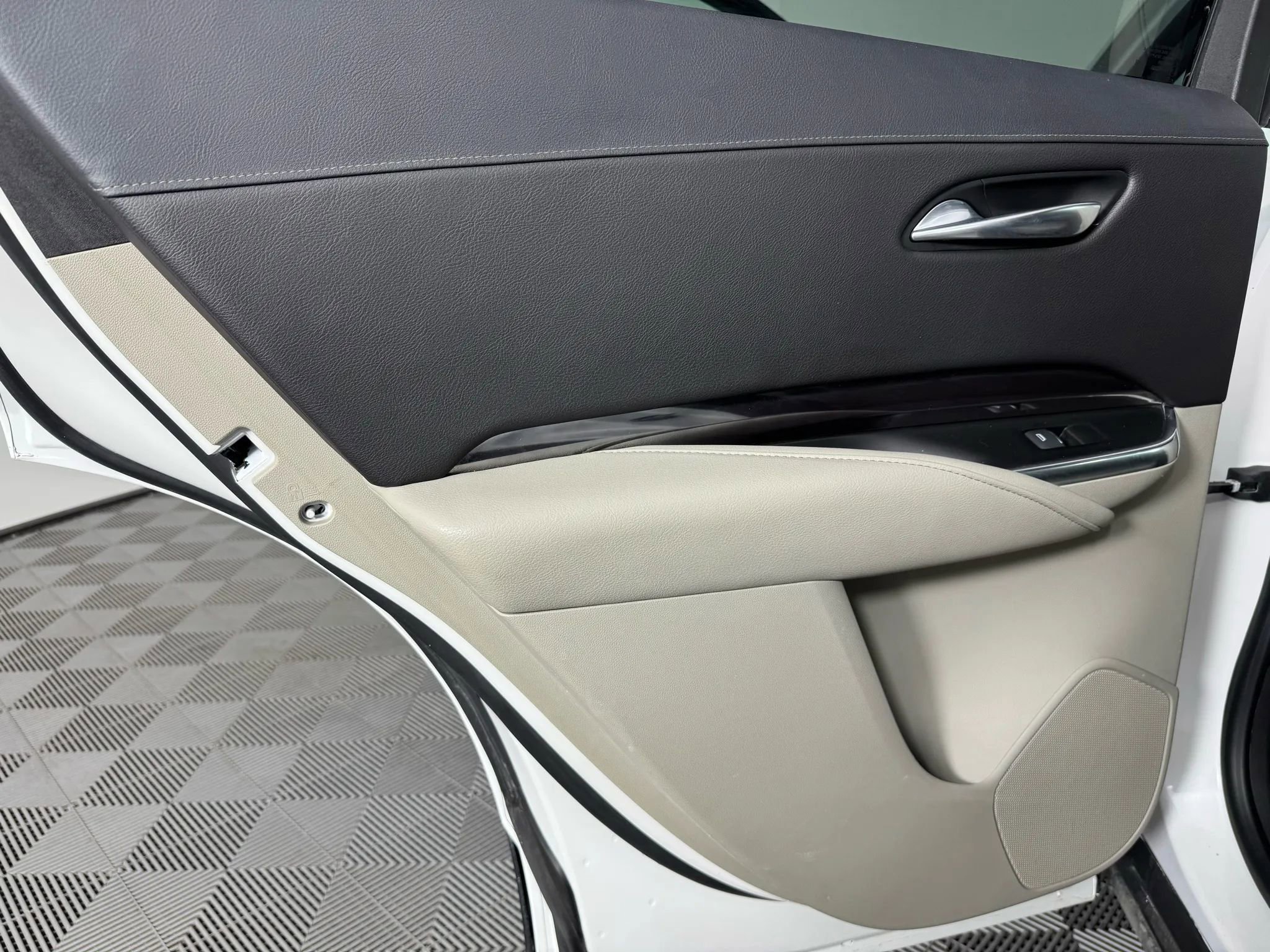 Used 2019 Cadillac XT4 Luxury w/ Cold Weather Package image 43