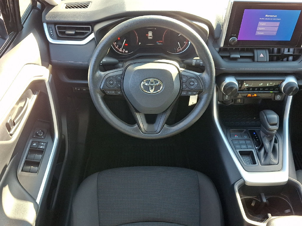 Used 2025 Toyota RAV4 LE AWD/4WD image 2