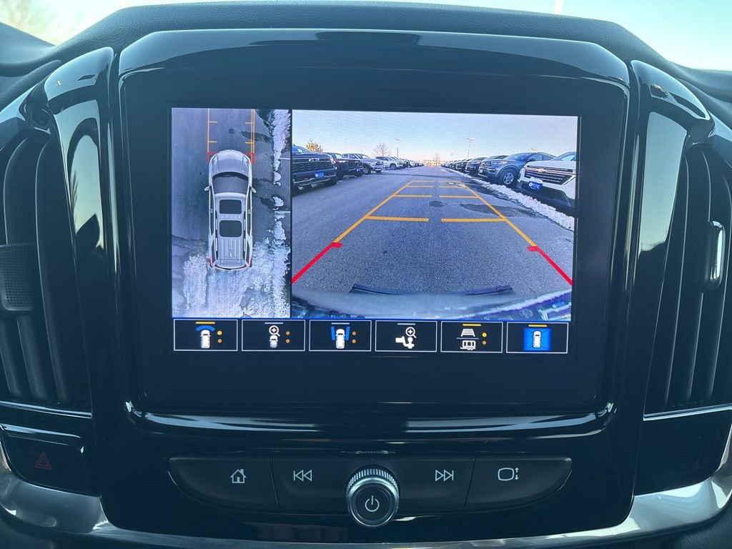 Used 2023 Chevrolet Traverse Premier image 28