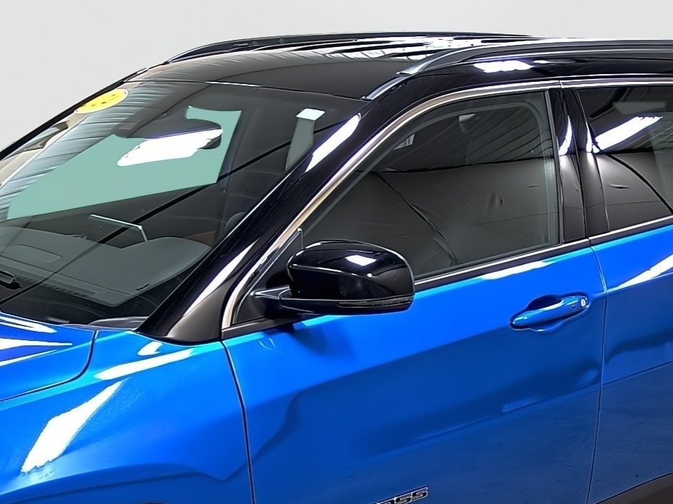 Used 2024 Jeep Compass Limited image 8