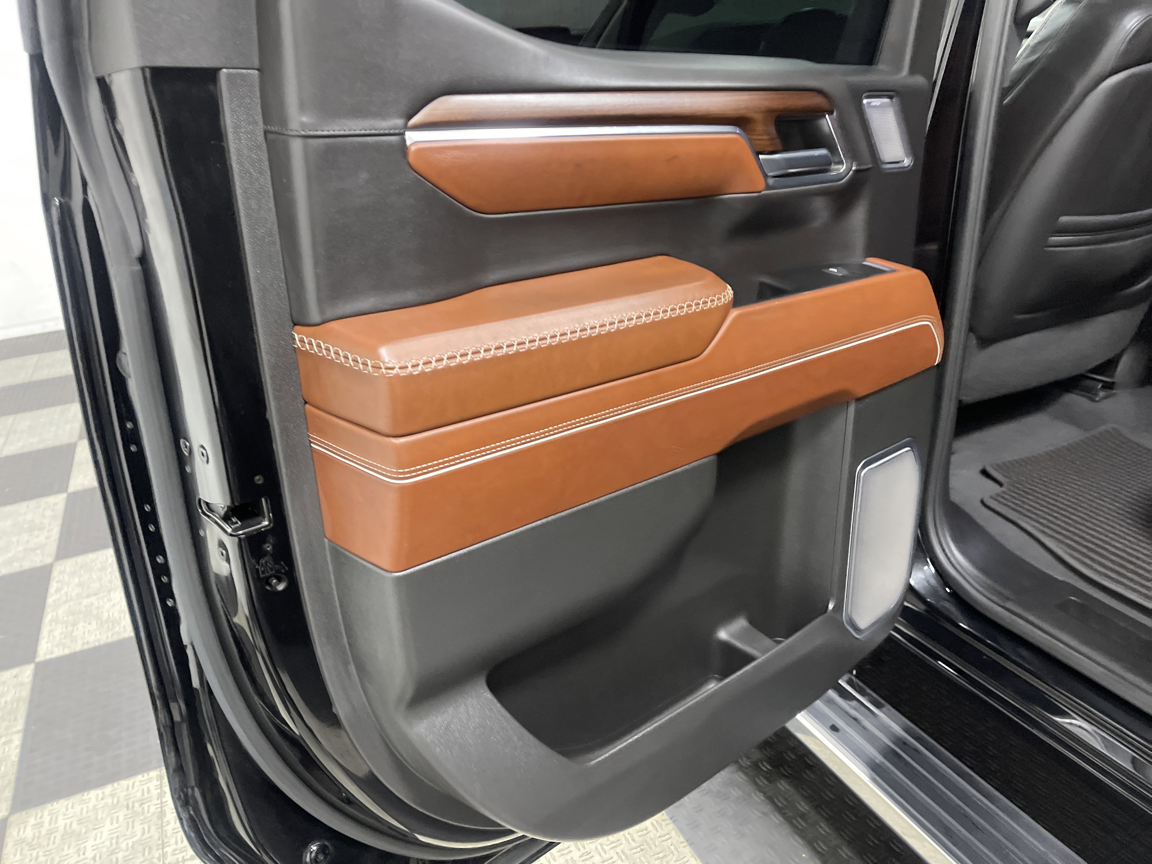 Used 2024 GMC Sierra 1500 Denali Ultimate image 15