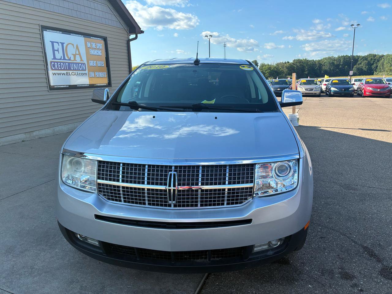 Used 2010 Lincoln MKX AWD image 2