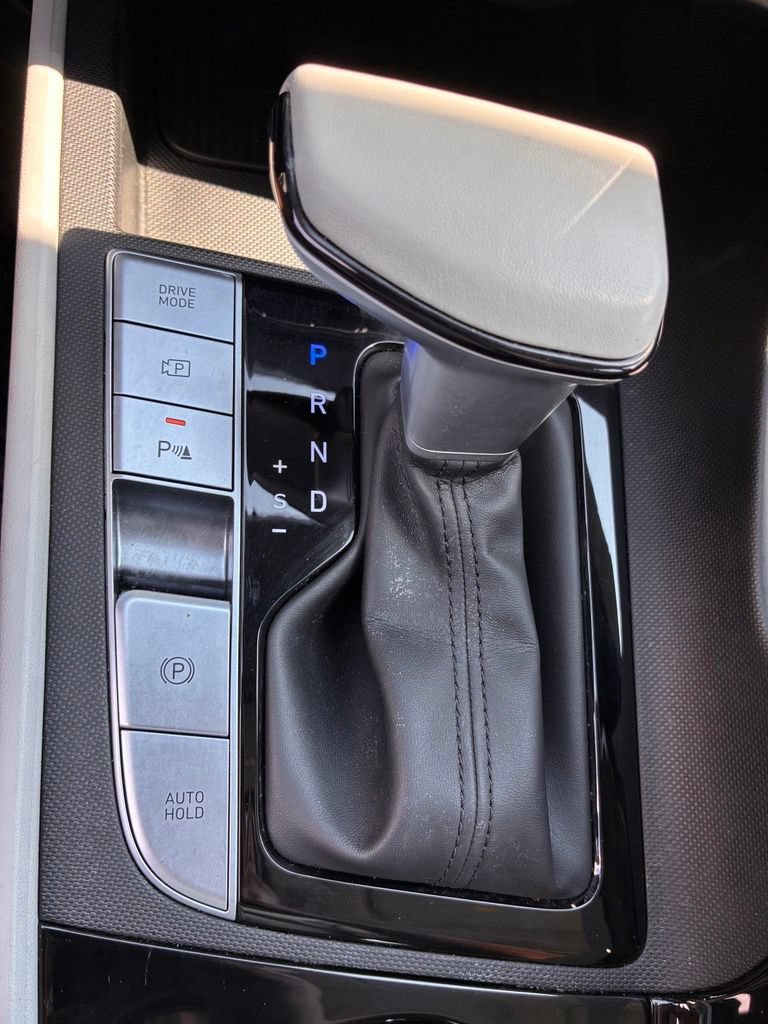 Certified 2024 Hyundai Elantra Limited FWD image 38