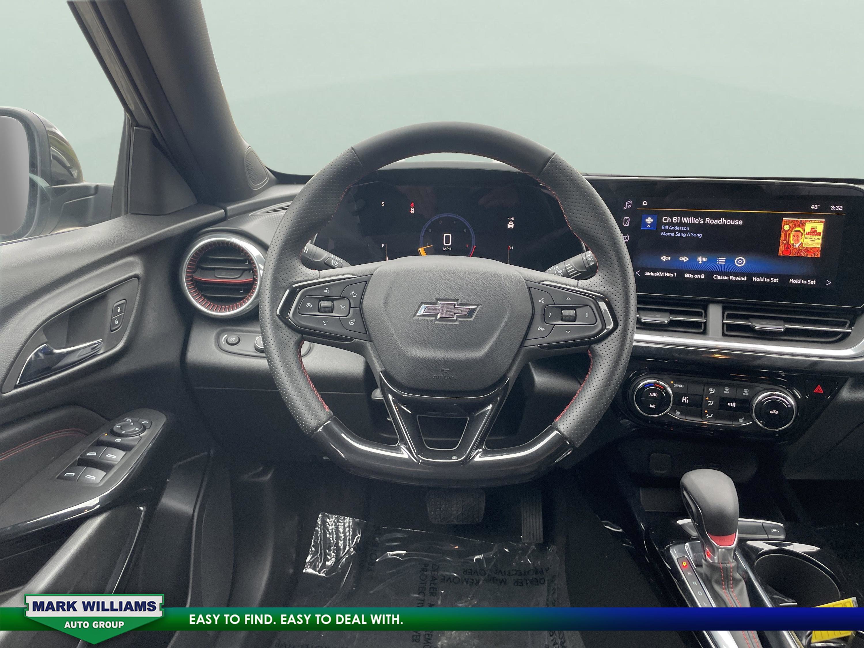 Used 2024 Chevrolet Trax RS image 29