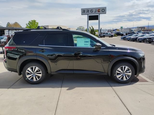 New 2026 Nissan Pathfinder SL AWD/4WD image 4