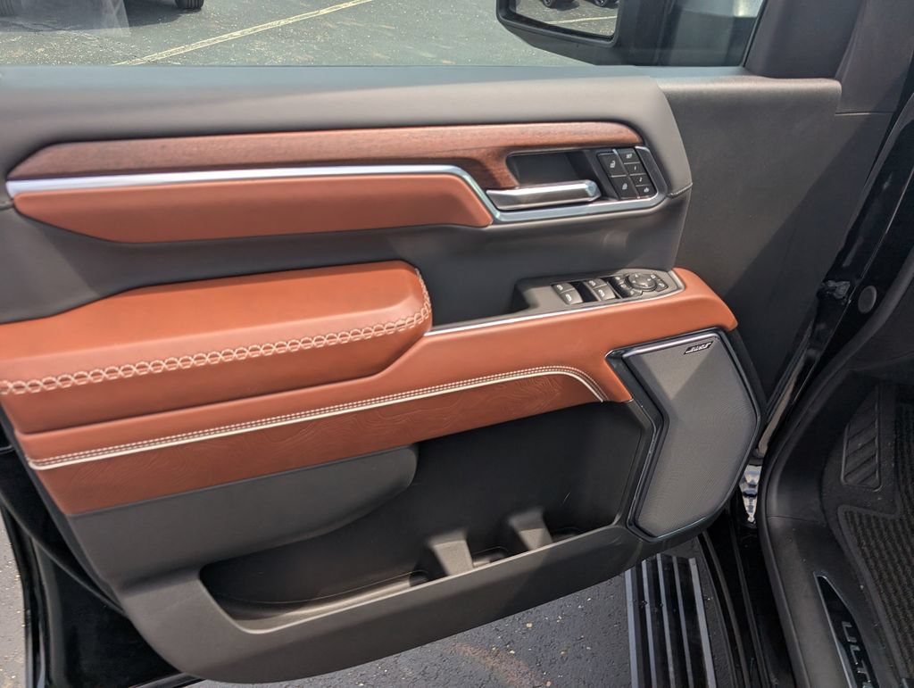 New 2026 GMC Sierra 3500 Denali Ultimate AWD/4WD image 16