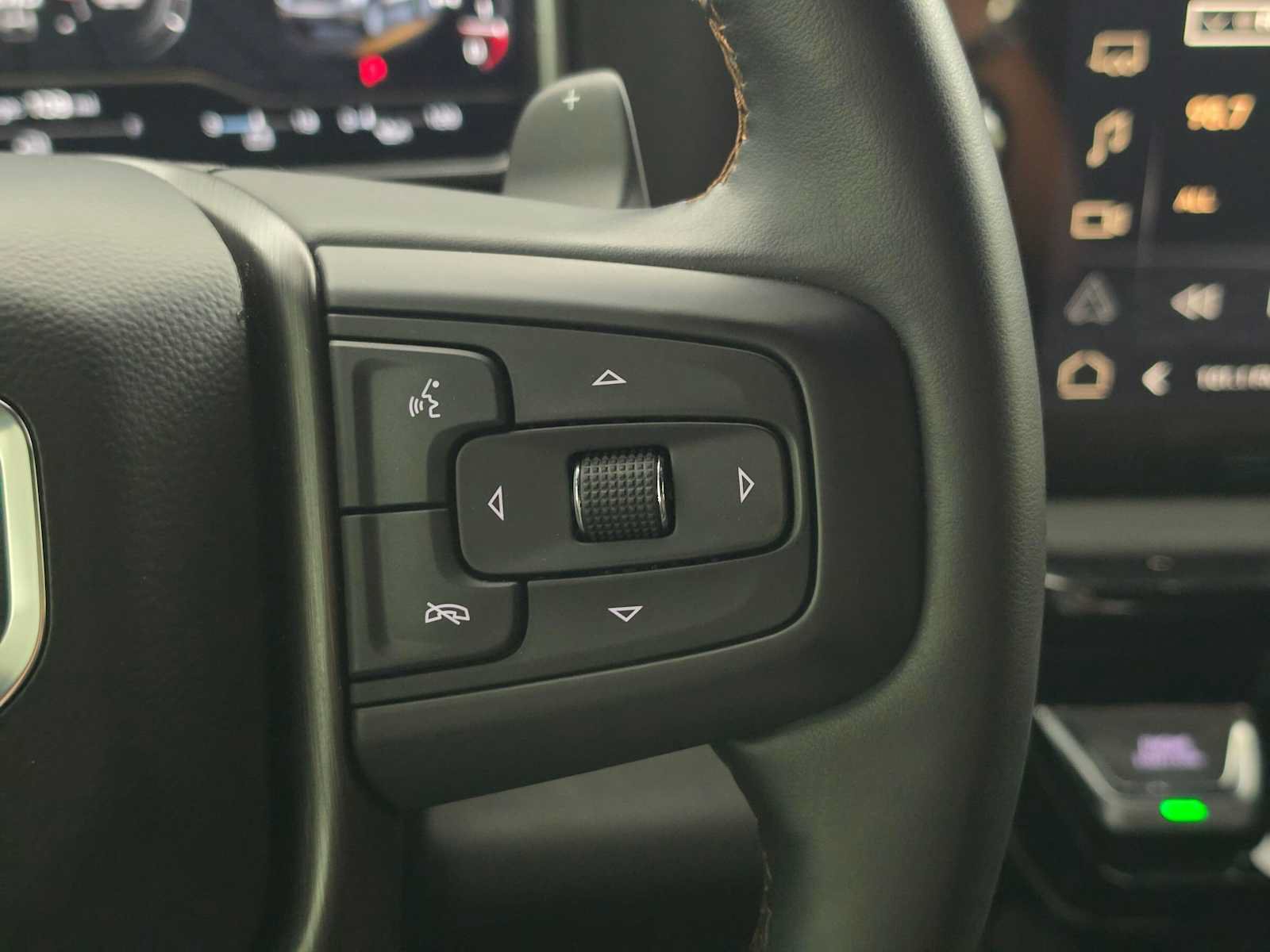 Used 2024 GMC Sierra 1500 AT4 w/ Technology Package AWD/4WD image 33
