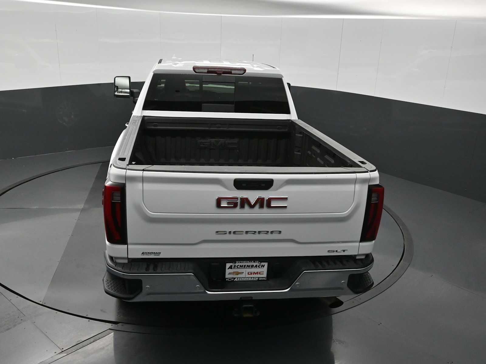 Used 2024 GMC Sierra 2500 SLT w/ SLT Premium Package image 21