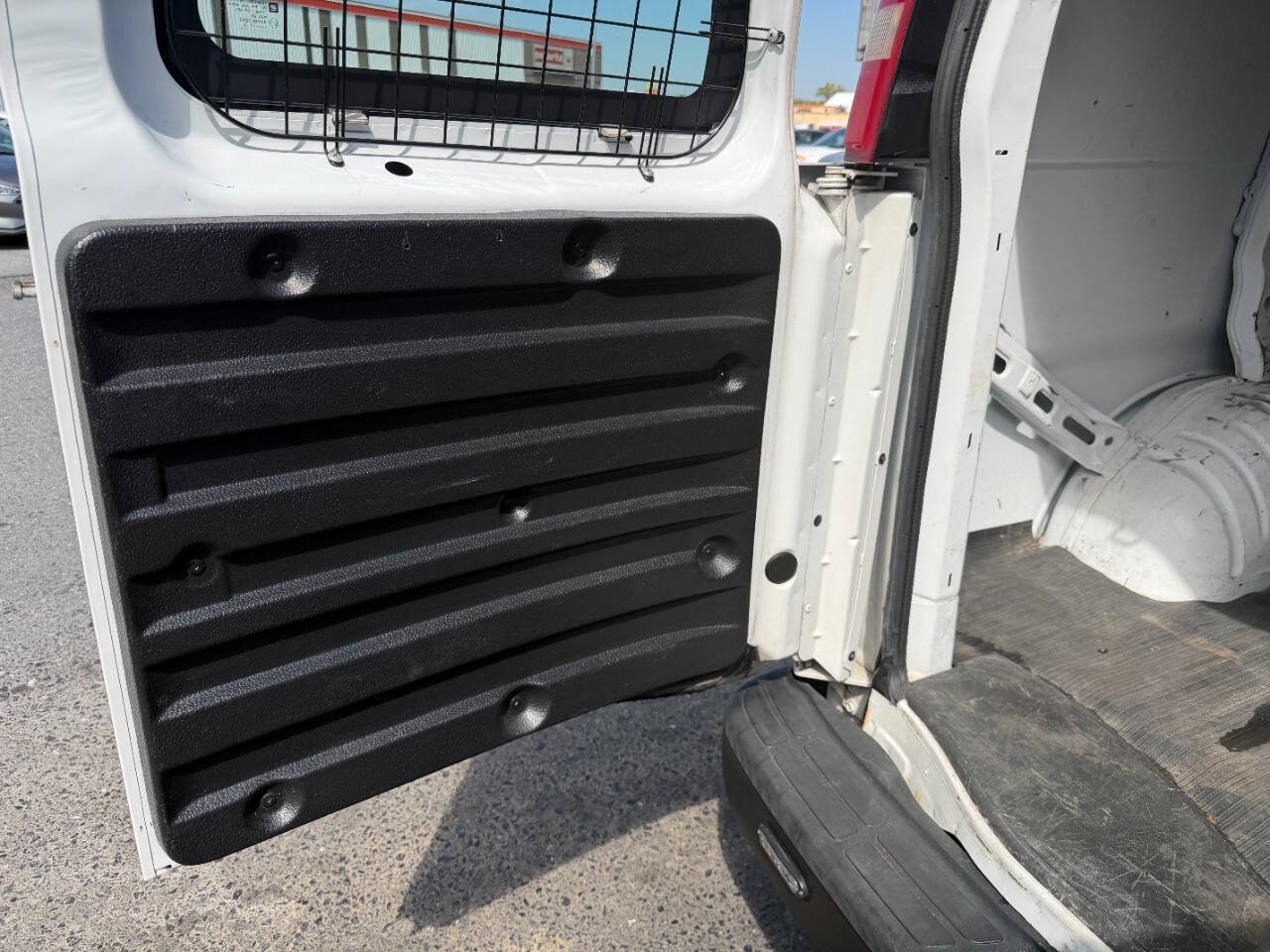 Used 2013 Chevrolet Express 2500 RWD image 29