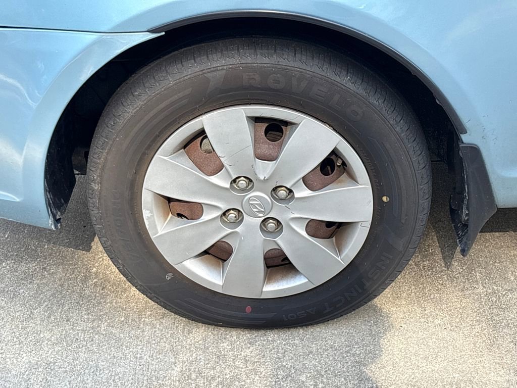 Used 2011 Hyundai Accent GS FWD image 12