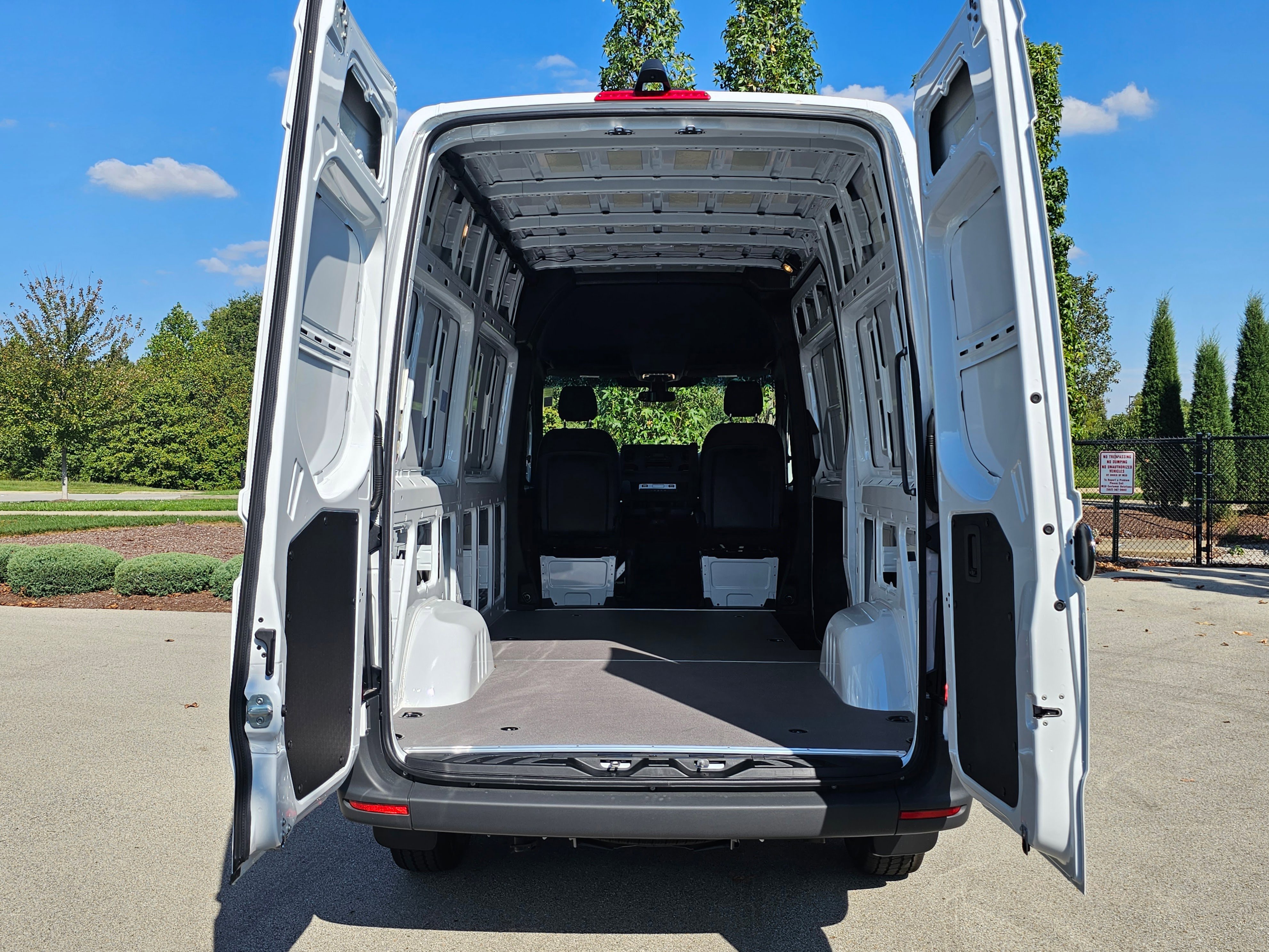 New 2025 Mercedes-Benz Sprinter 2500 image 9