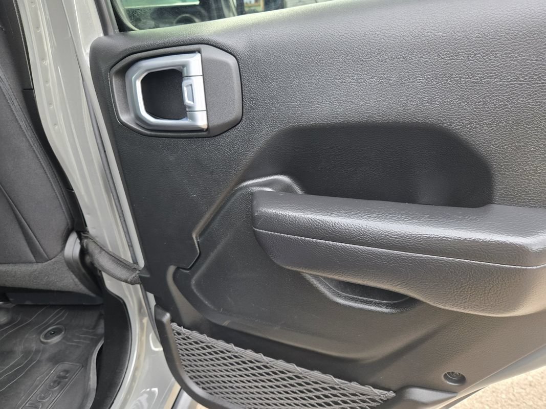 Used 2022 Jeep Gladiator Sport AWD/4WD image 23
