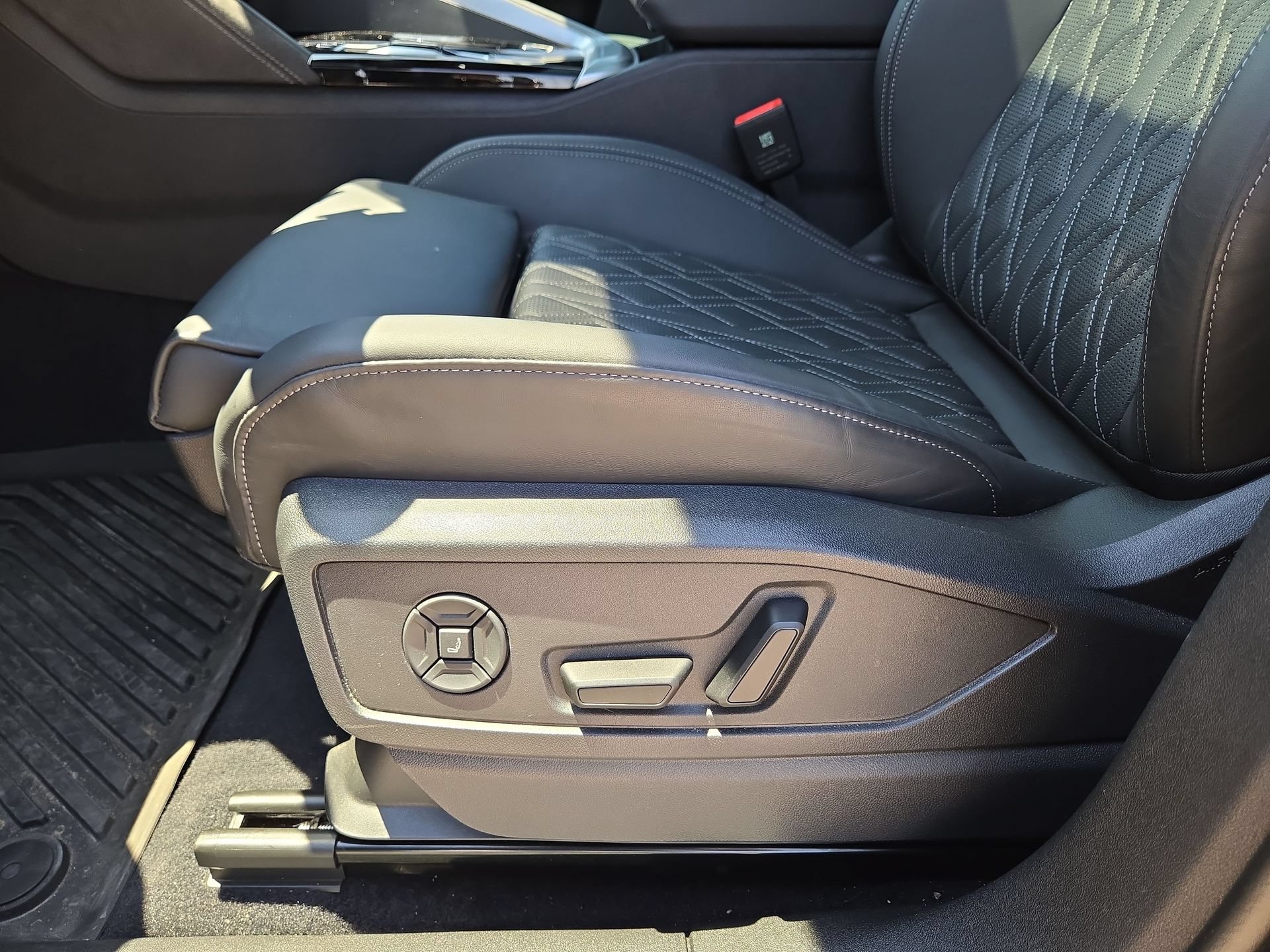 Certified 2025 Audi SQ5 Premium Plus AWD/4WD image 17