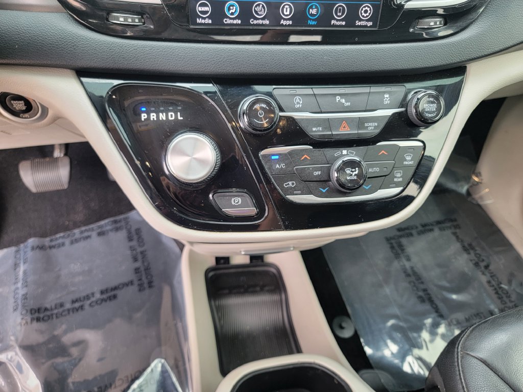 Used 2020 Chrysler Pacifica Touring-L Plus FWD image 22