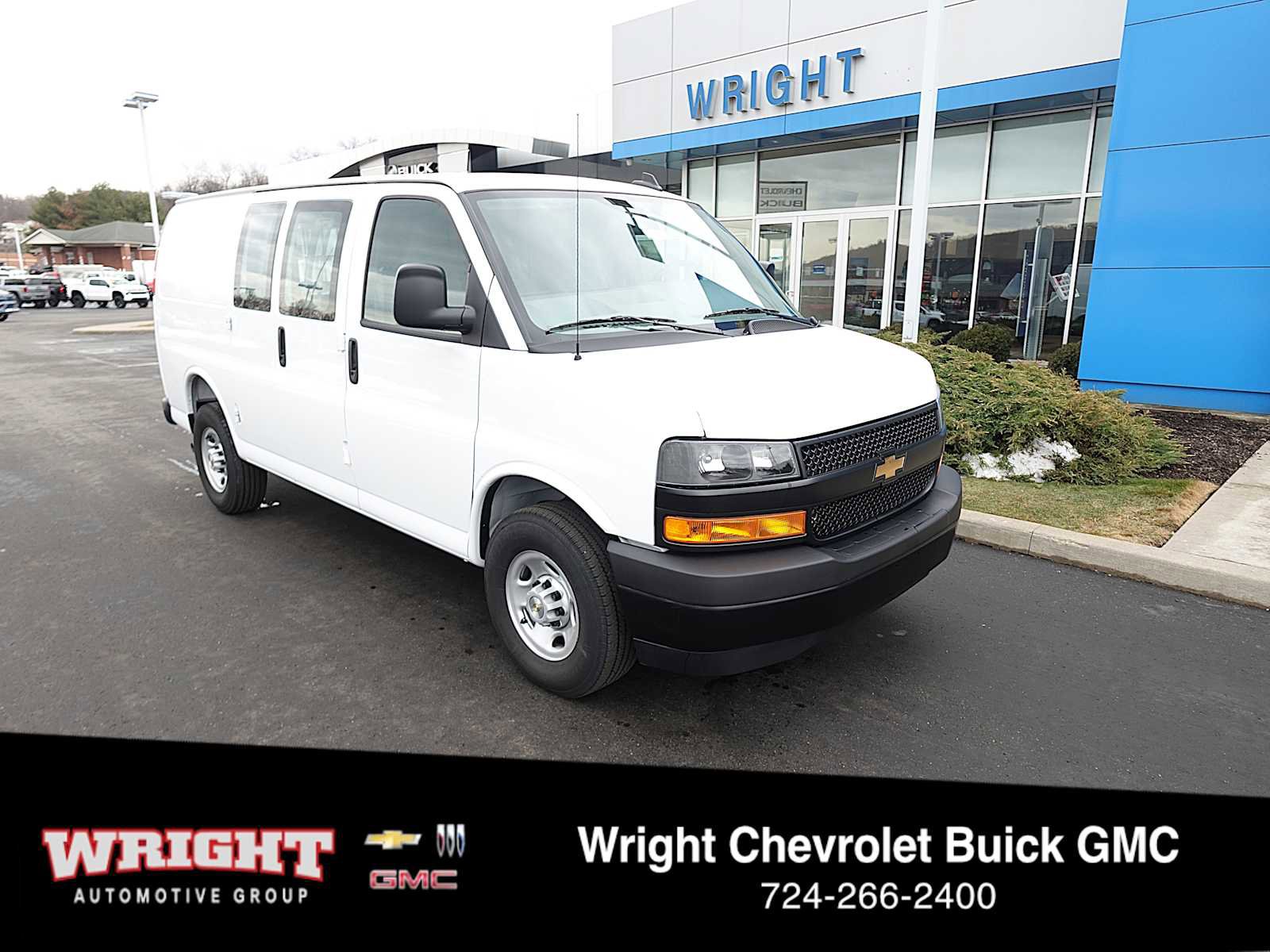 Used 2025 Chevrolet Express 3500 w/ Driver Convenience Package image 1