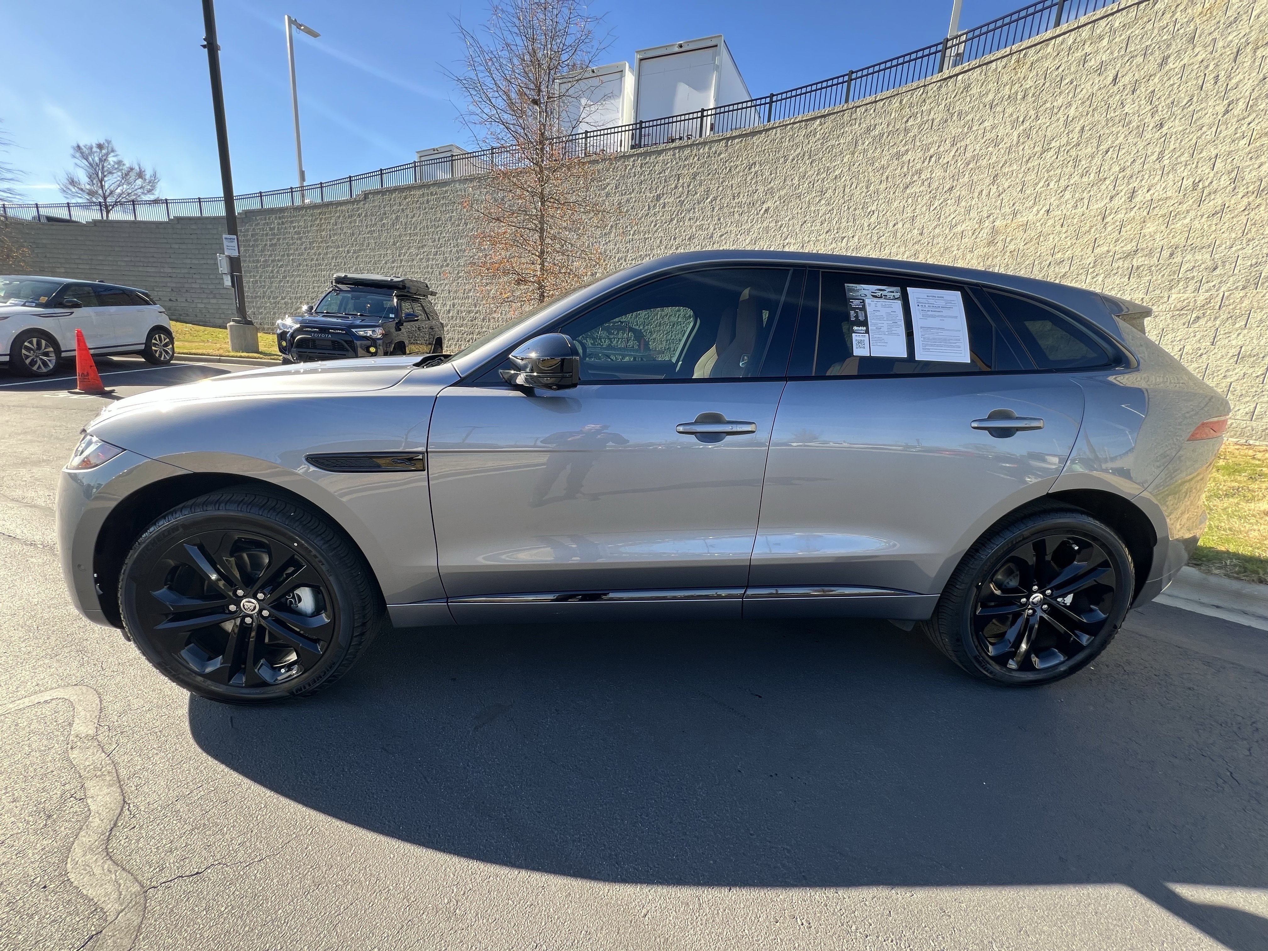 Certified 2025 Jaguar F-PACE R-Dynamic S image 4