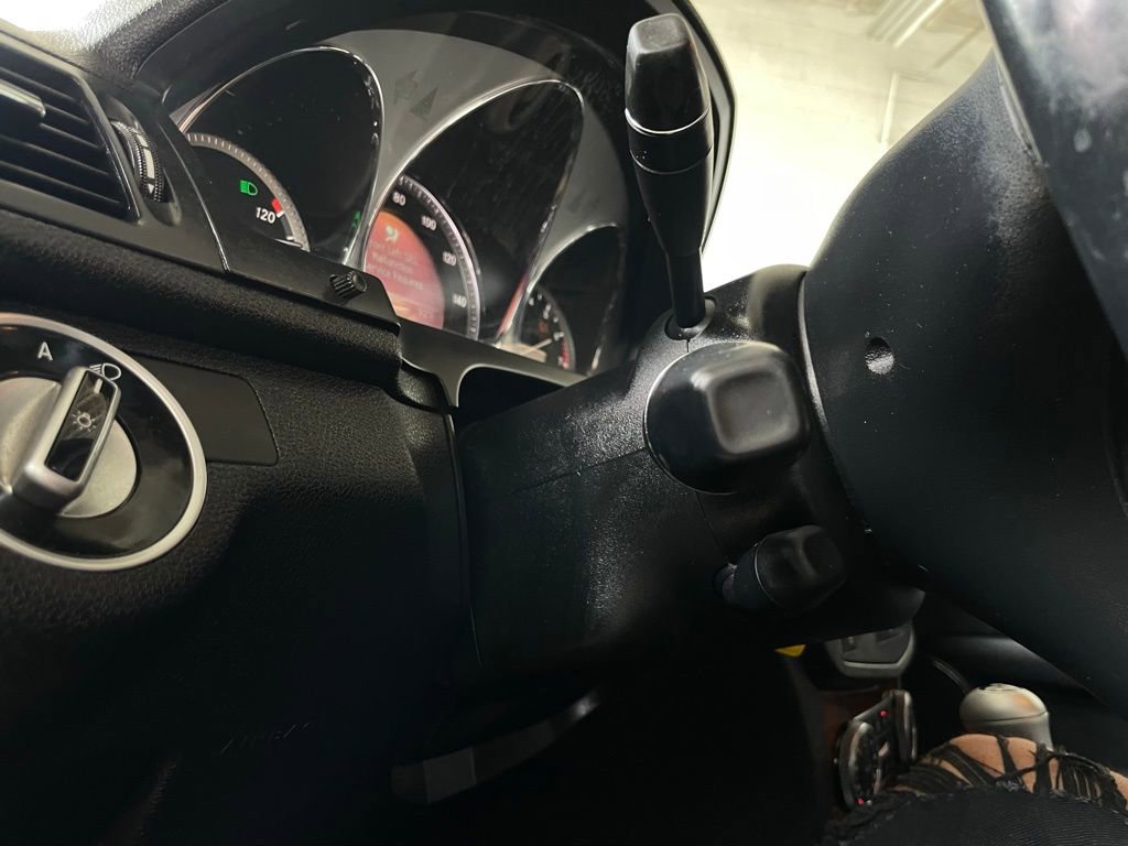 Used 2011 Mercedes-Benz C 300 4MATIC Sedan image 25