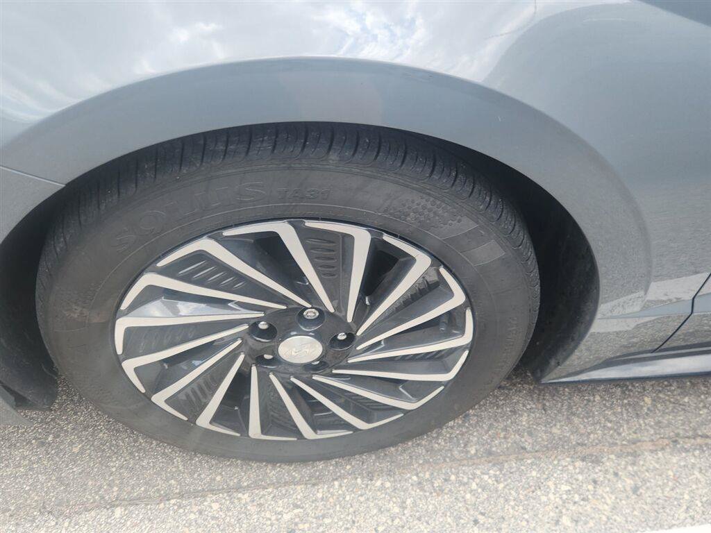 Used 2023 Hyundai Sonata Limited FWD image 7