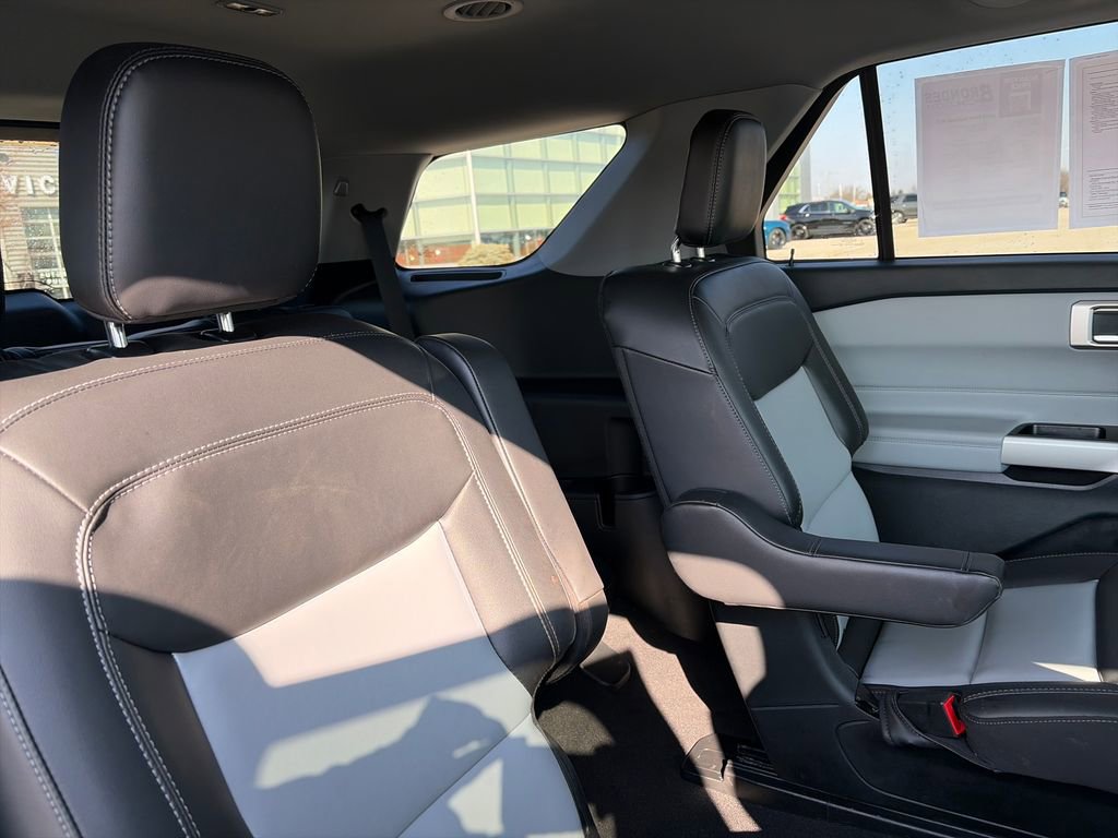 Used 2023 Ford Explorer XLT w/ Equipment Group 202A image 33