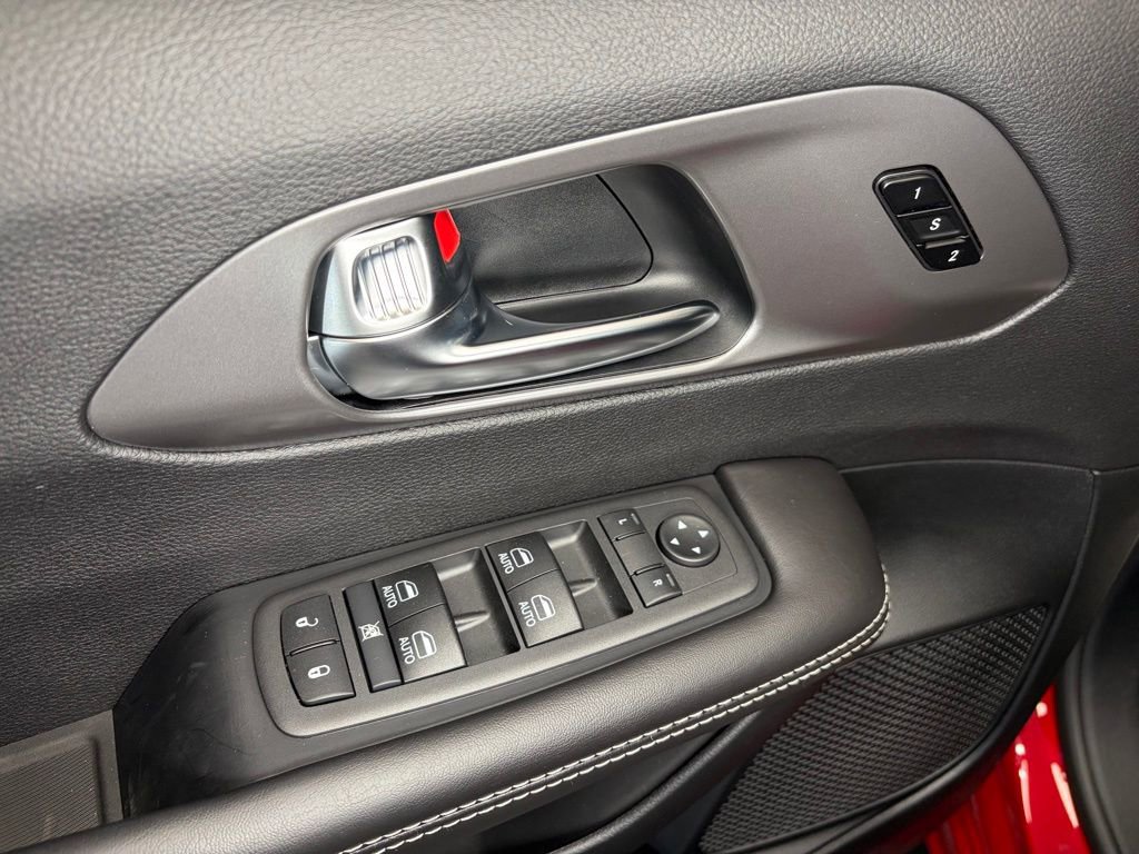 New 2026 Chrysler Pacifica Select AWD/4WD image 17