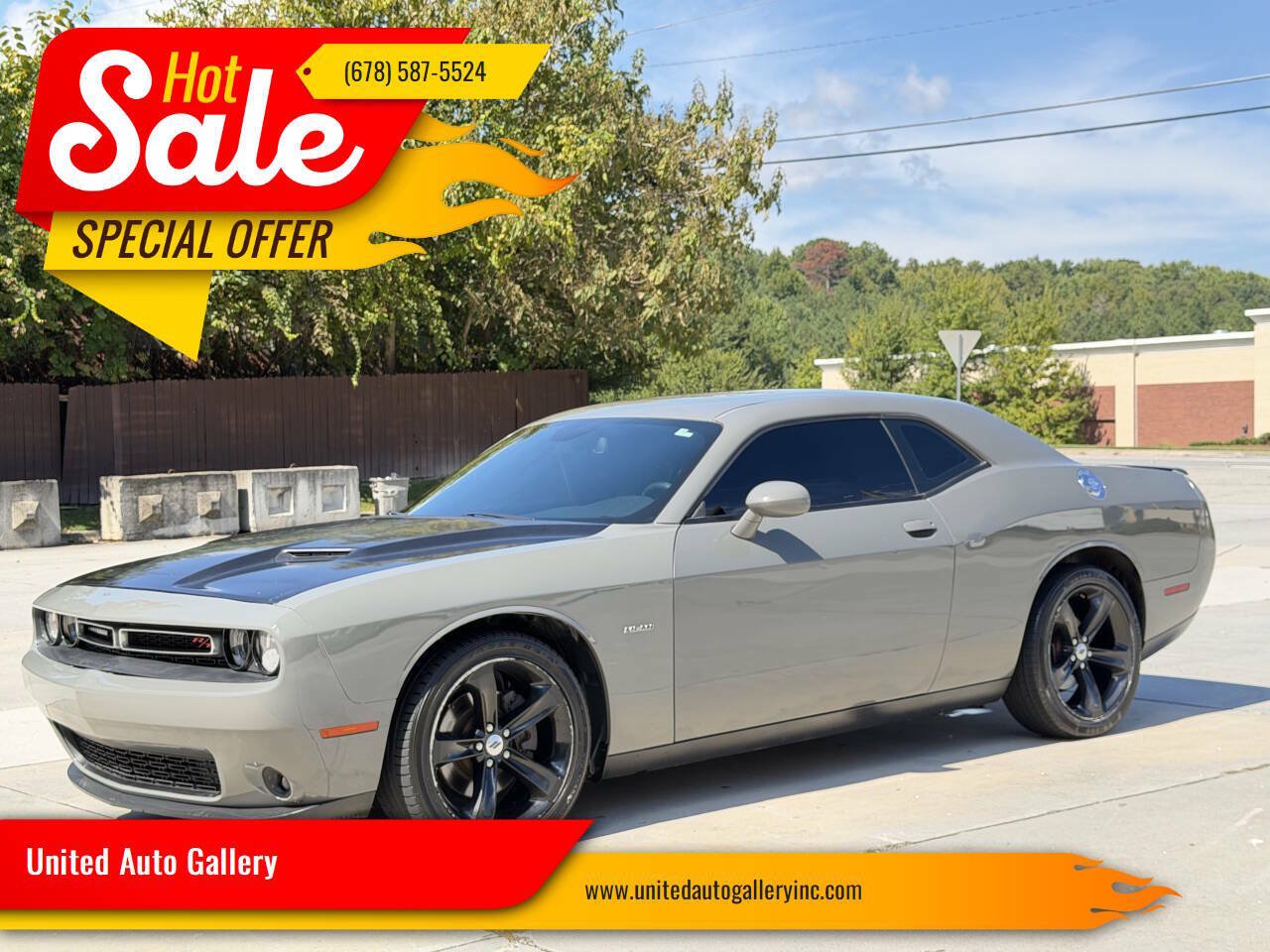 Used 2017 Dodge Challenger R/T RWD image 1
