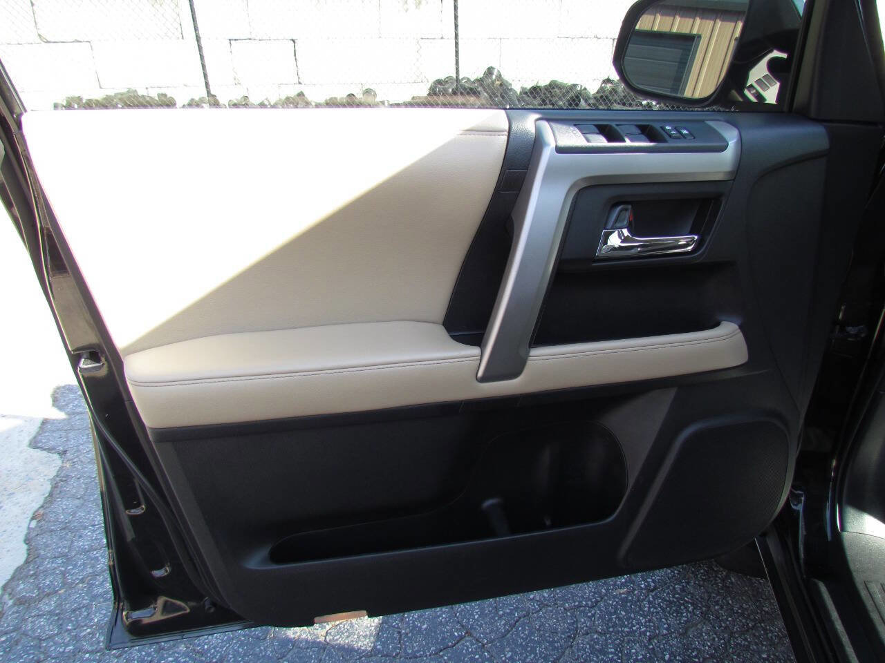 Used 2015 Toyota 4Runner SR5 image 10