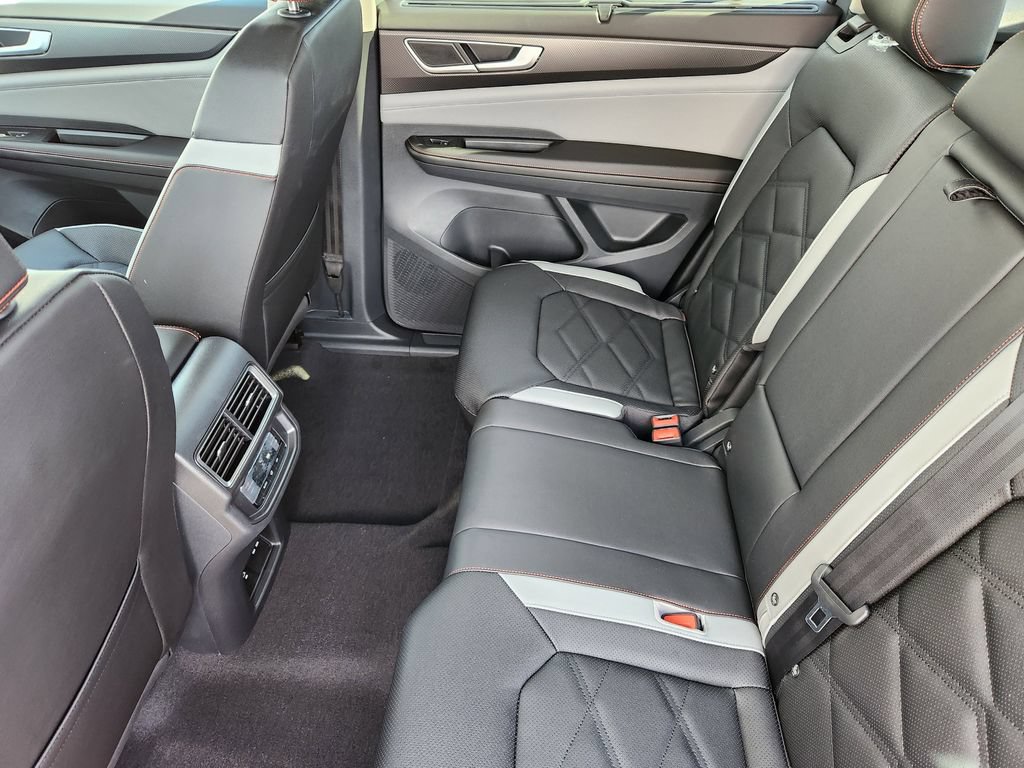 New 2026 Volkswagen Atlas Peak Edition AWD/4WD image 13
