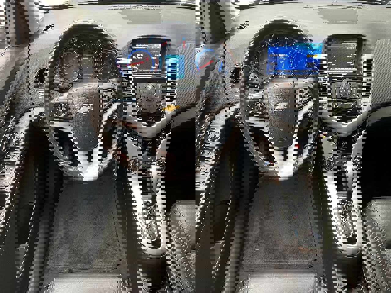 Used 2015 Chevrolet Cruze LT w/ RS Package image 11