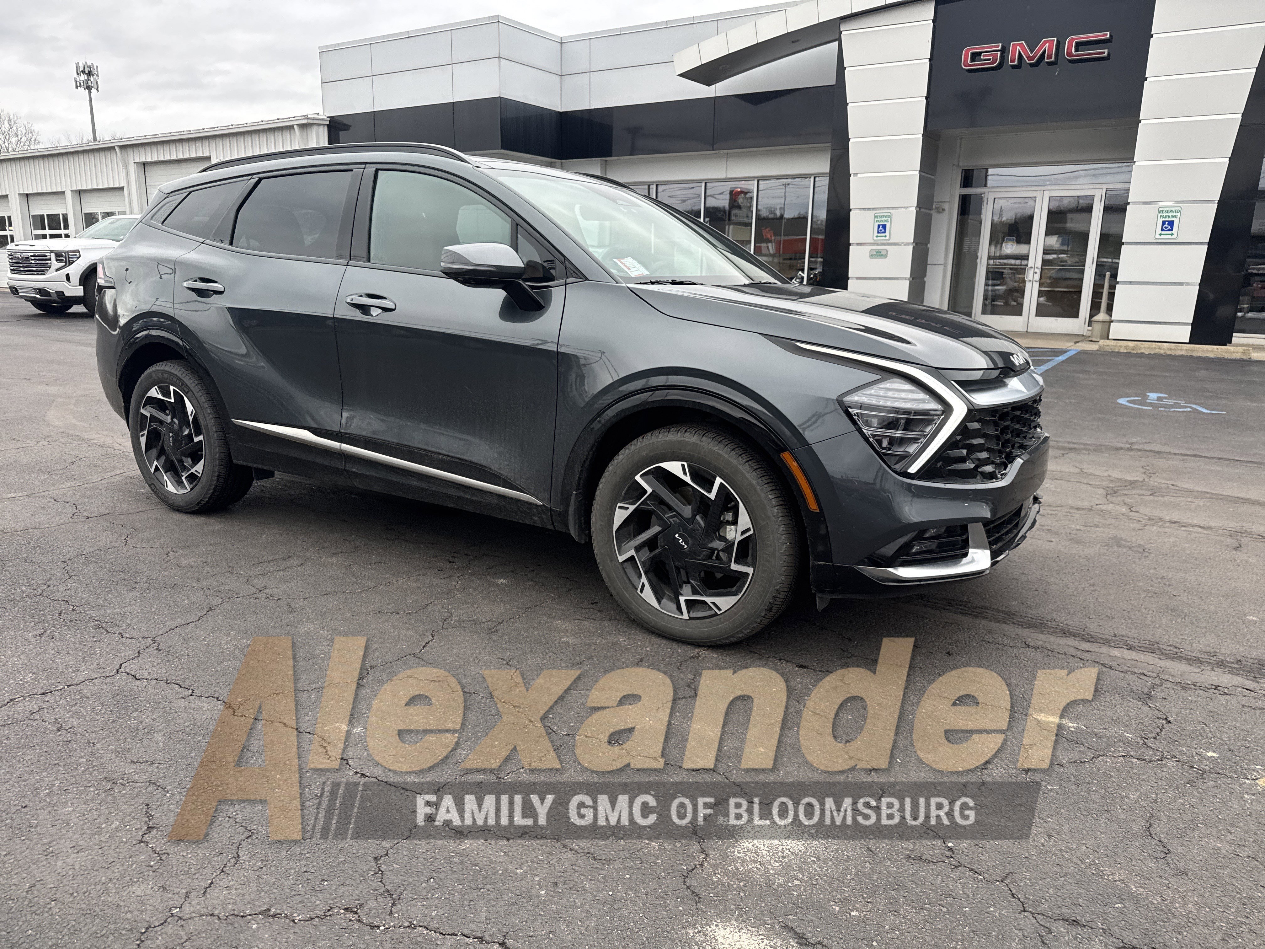 Used 2025 Kia Sportage SX image 1