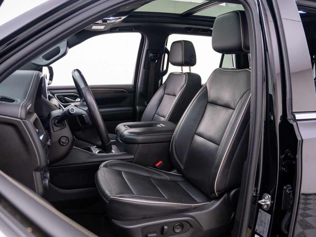 Used 2021 Chevrolet Tahoe Premier w/ Premium Package AWD/4WD image 16