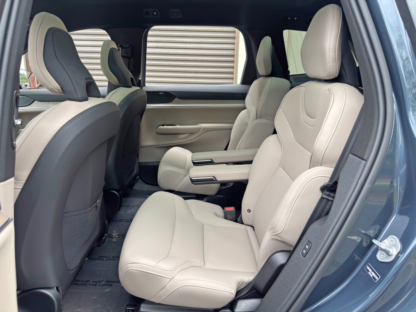 Used 2025 Volvo EX90 Ultra AWD/4WD image 41