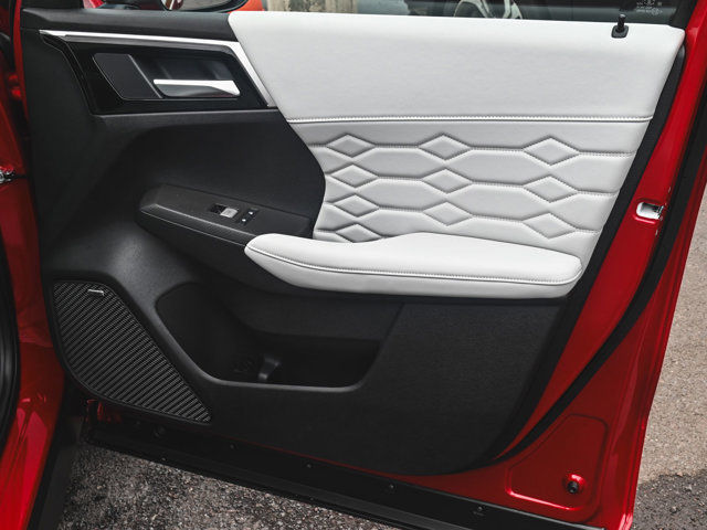 New 2025 Mitsubishi Outlander SEL image 11