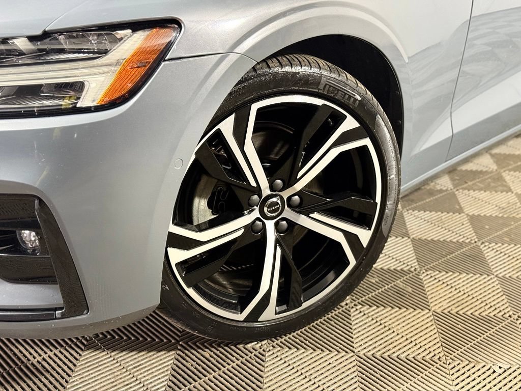 Used 2024 Volvo S60 B5 Plus AWD/4WD image 2