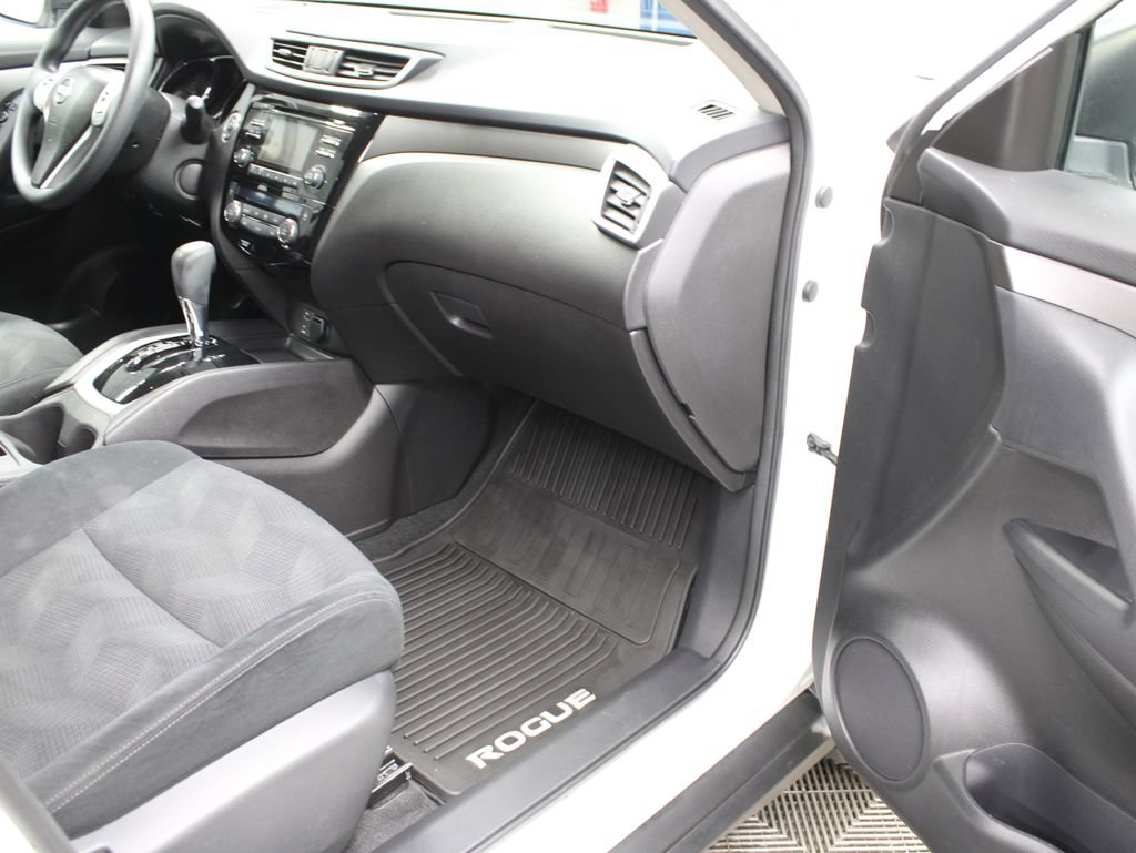 Used 2015 Nissan Rogue SV AWD/4WD image 28