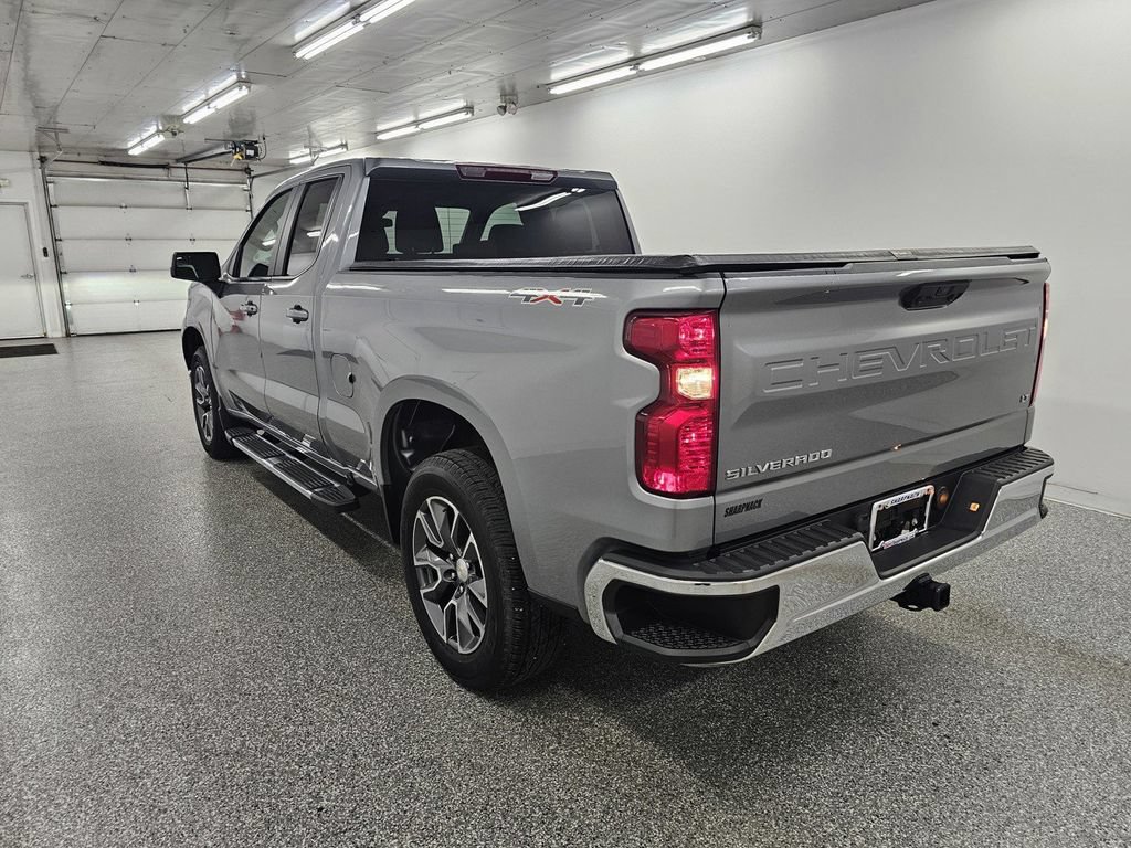 Used 2024 Chevrolet Silverado 1500 LT AWD/4WD image 8