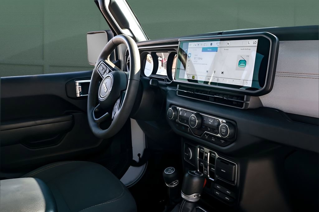 Used 2024 Jeep Wrangler Unlimited w/ Convenience Group image 25