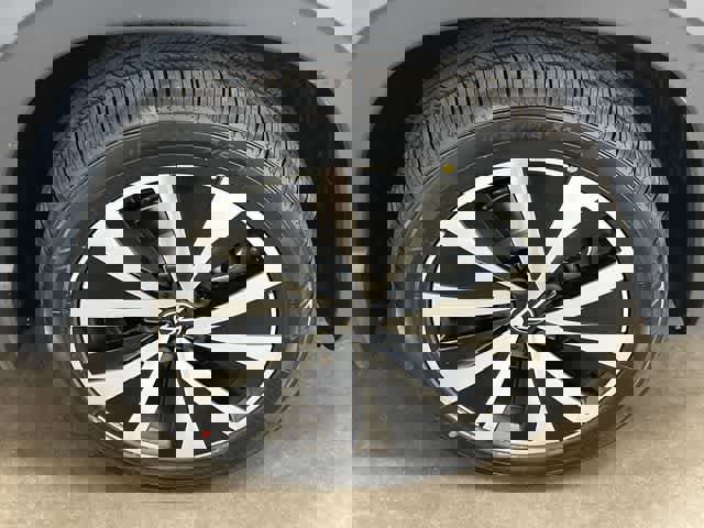 Certified 2023 Volkswagen Taos SE w/ Panoramic Sunroof Package image 5