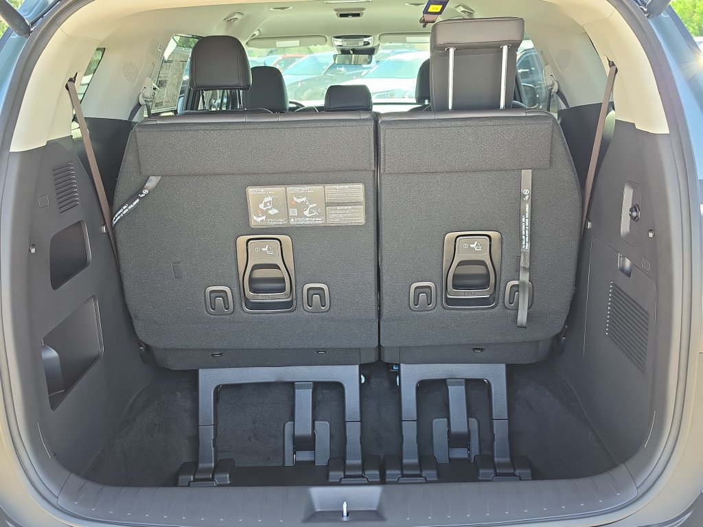 New 2027 Kia Carnival EX FWD image 10
