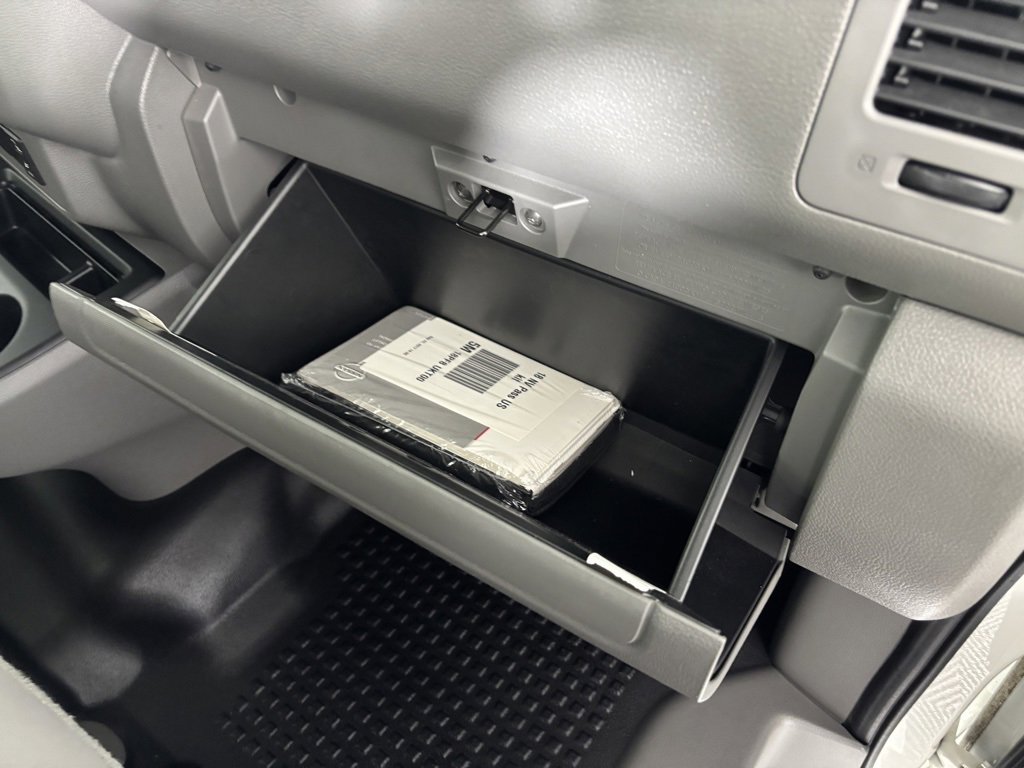 Used 2018 Nissan NV 3500 S image 28