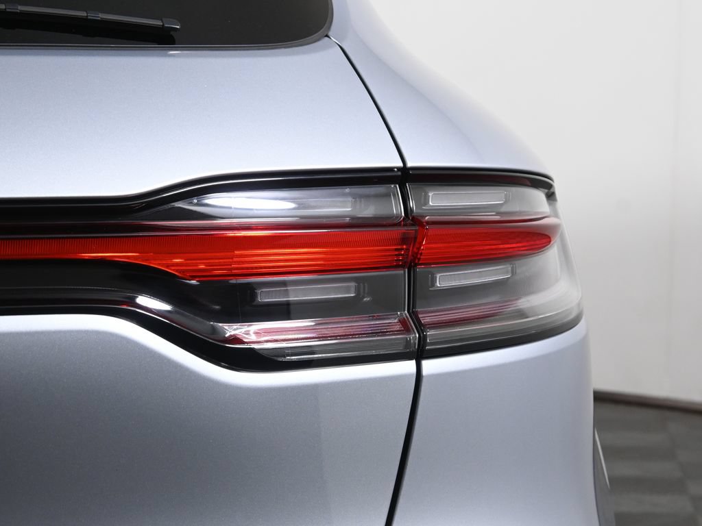 Used 2025 Porsche Macan Turbo AWD/4WD image 13