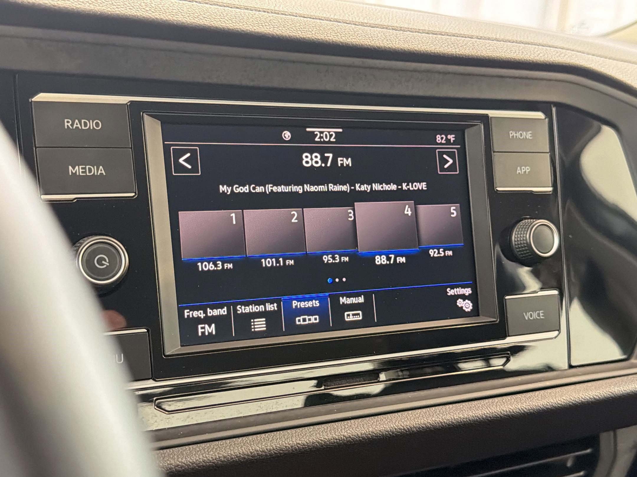 Used 2023 Volkswagen Jetta SE image 22