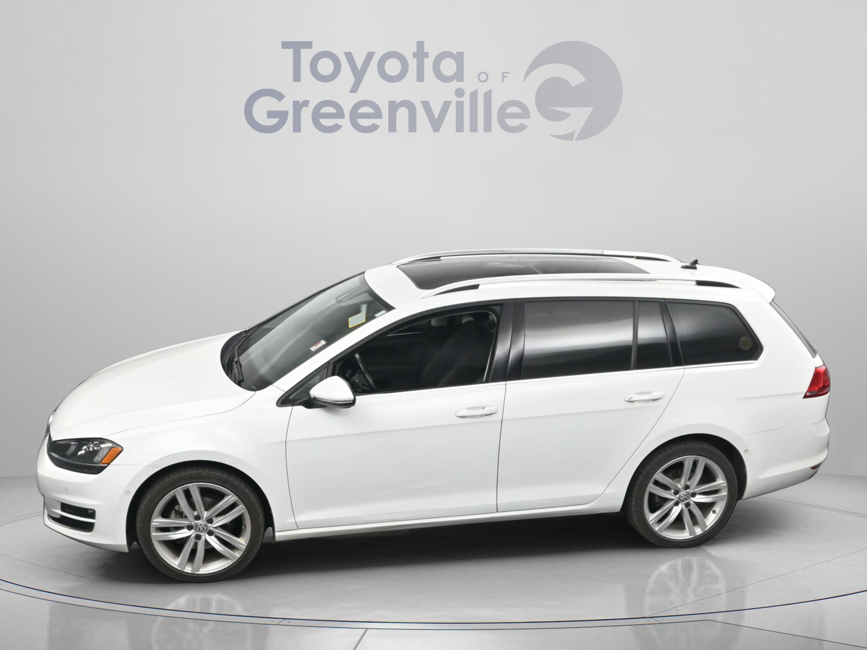 Used 2016 Volkswagen Golf SEL w/ Lighting Package (SEL) FWD image 4