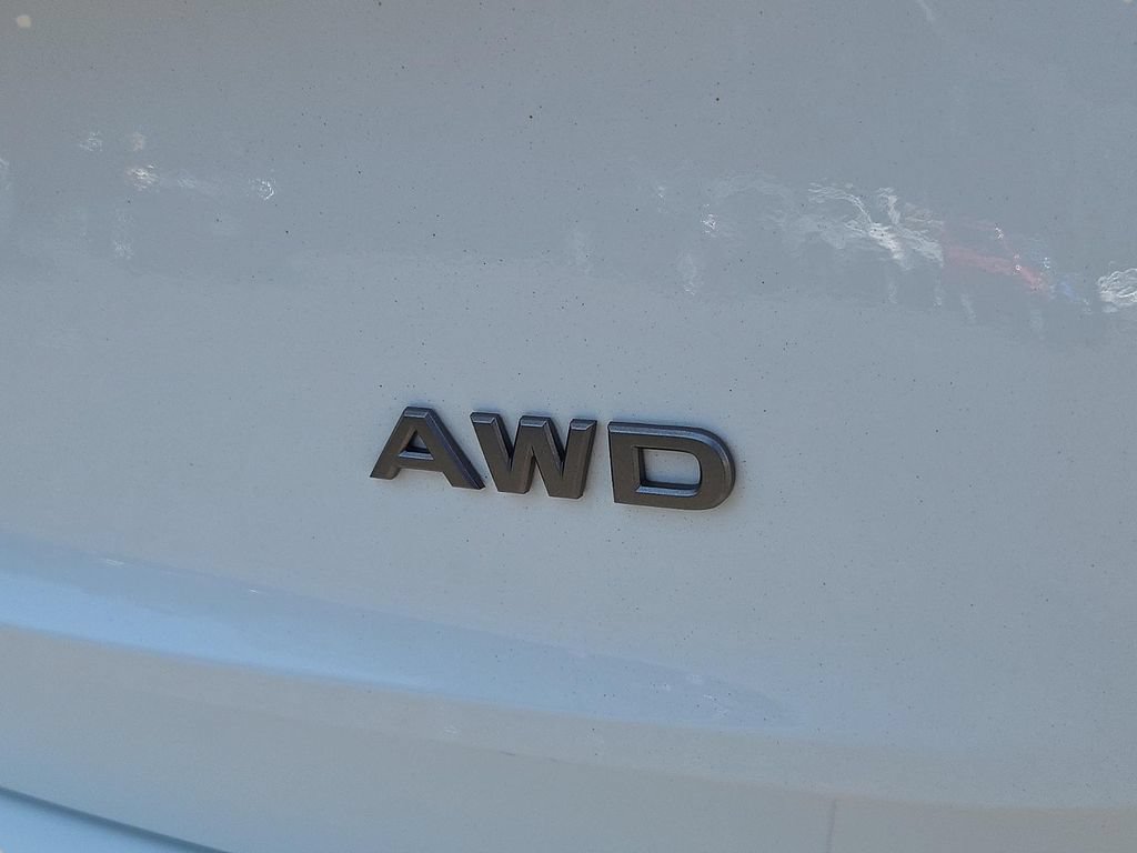 Used 2024 Nissan Rogue S AWD/4WD image 29