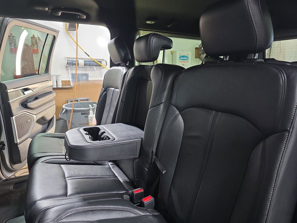 Used 2023 Jeep Wagoneer L Series II image 16